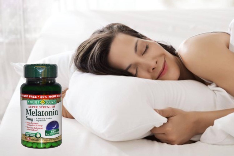 dùng Melatonin trước khi đi ngủ