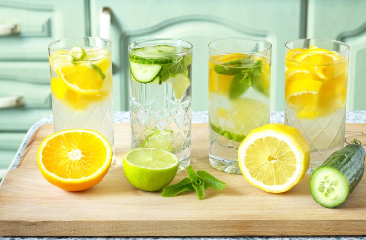 Uống nước chanh ấm thường xuyên để cải thiện tình trạng bị khó tiêu