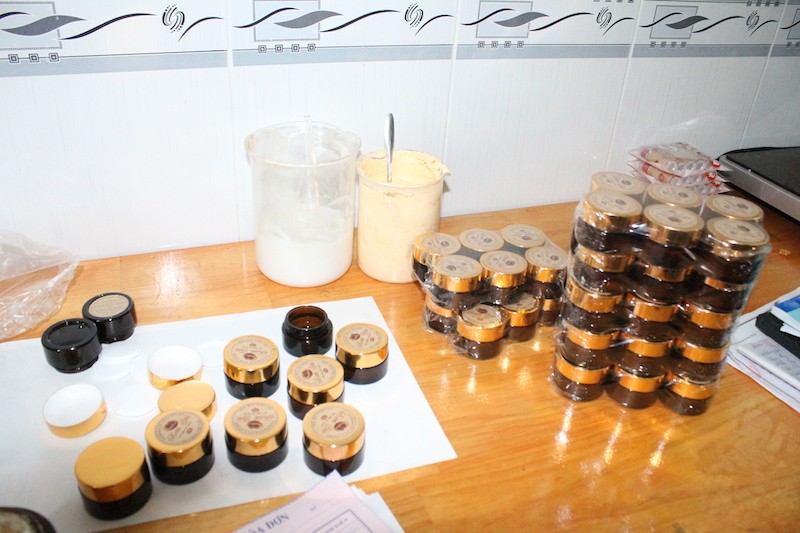 Sử dụng mỹ phẩm không có nguồn gốc rõ ràng