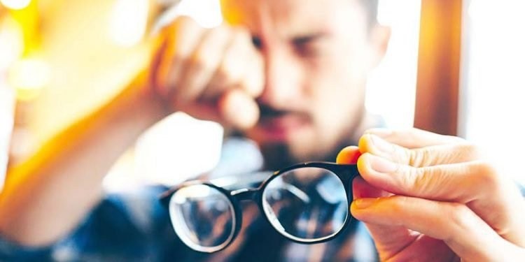 Bảo vệ mắt khỏi những thói quen gây hại
