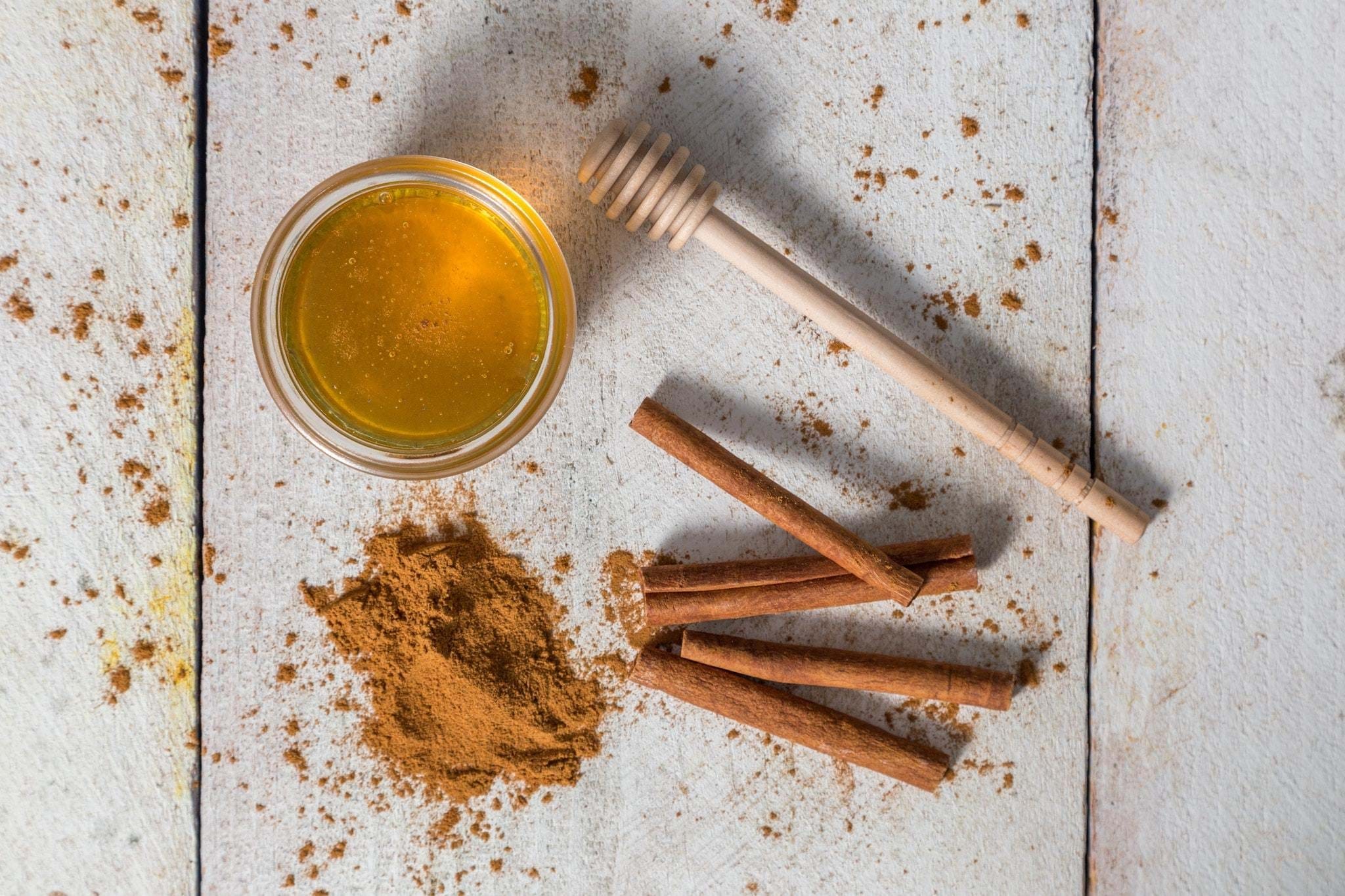 Hỗn hợp mật ong và bột quế