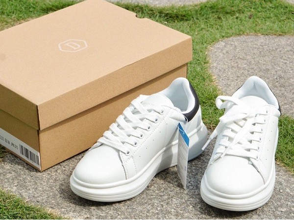 giày domba giá rẻ, giá giày domba, shop bán giày domba, giá giày domba chính hãng, mua giày domba ở đâu